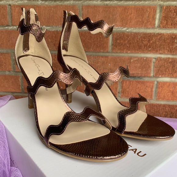 NIB💋Snake Embossed Zig Zag Strap Heel Sandals - Picture 3 of 6